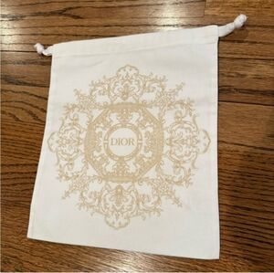 ✨️ Dior Ornate Pouch bag
